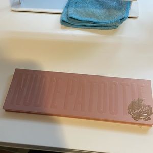 Nudie patootie eyeshadow palette